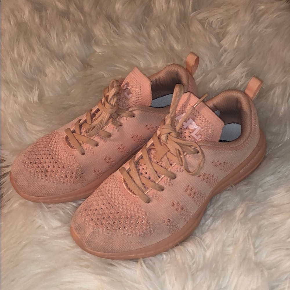 WOMEN'S TECHLOOM PRO BLUSH APL SNEAKERS